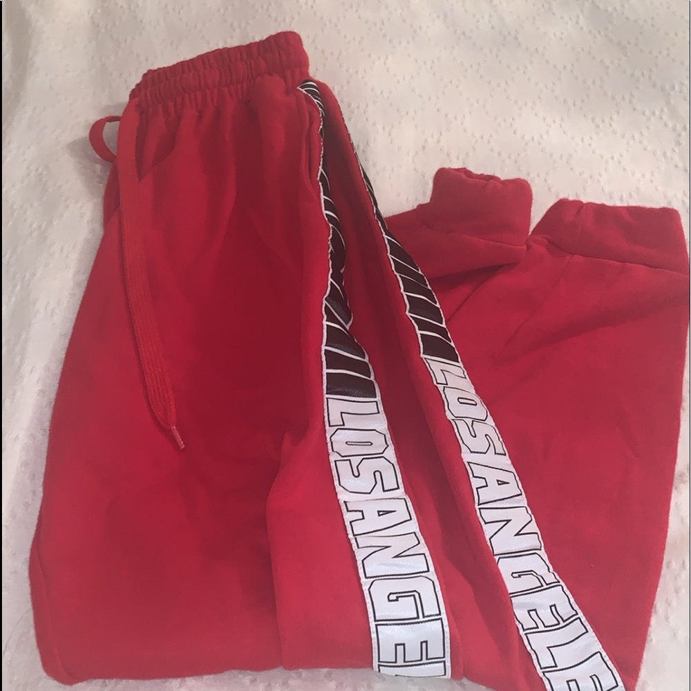 Red highwaisted graphics jogging pants